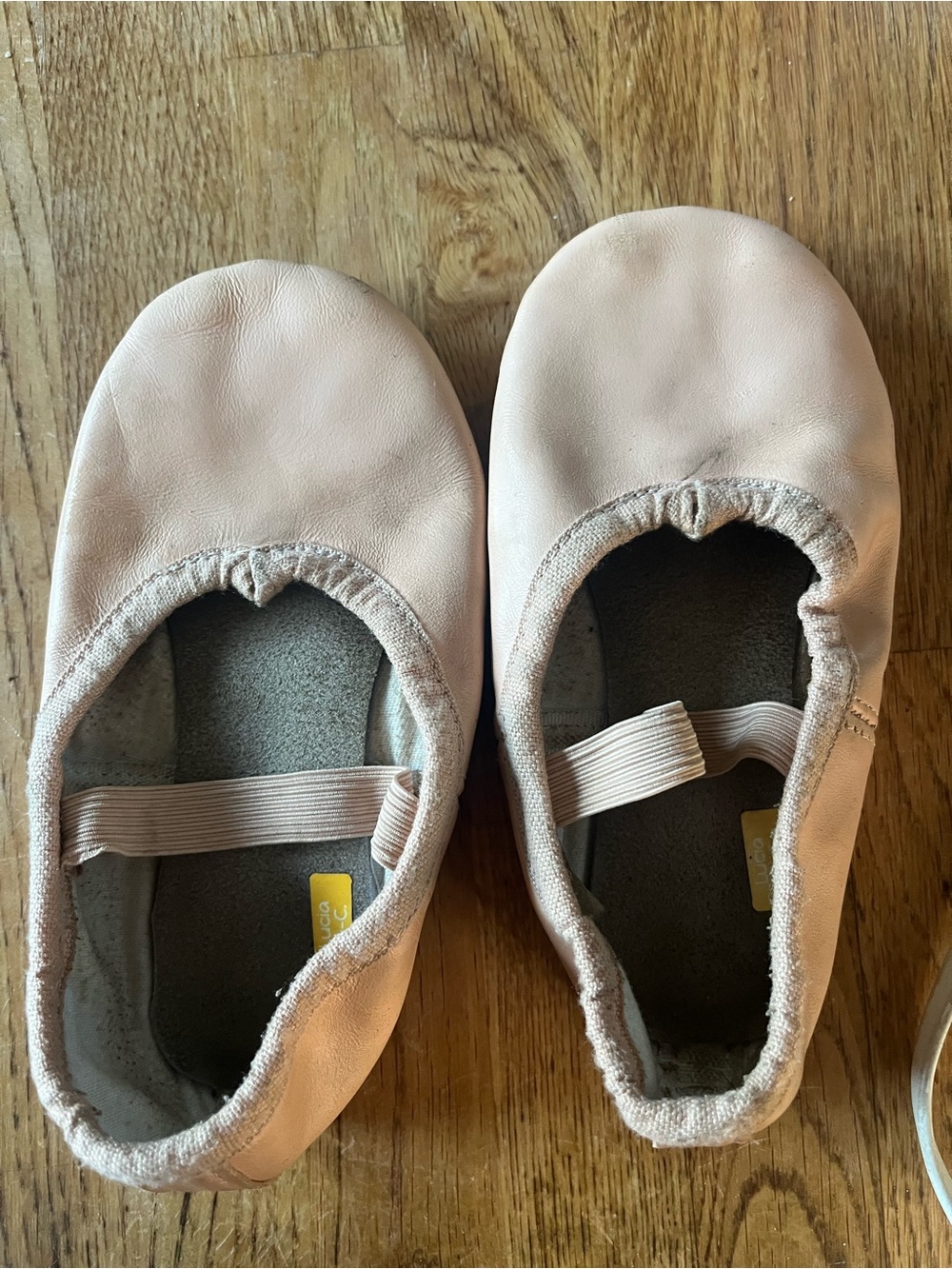 Girls’ size 9 Toddler Ballet Slipper Pink Leather